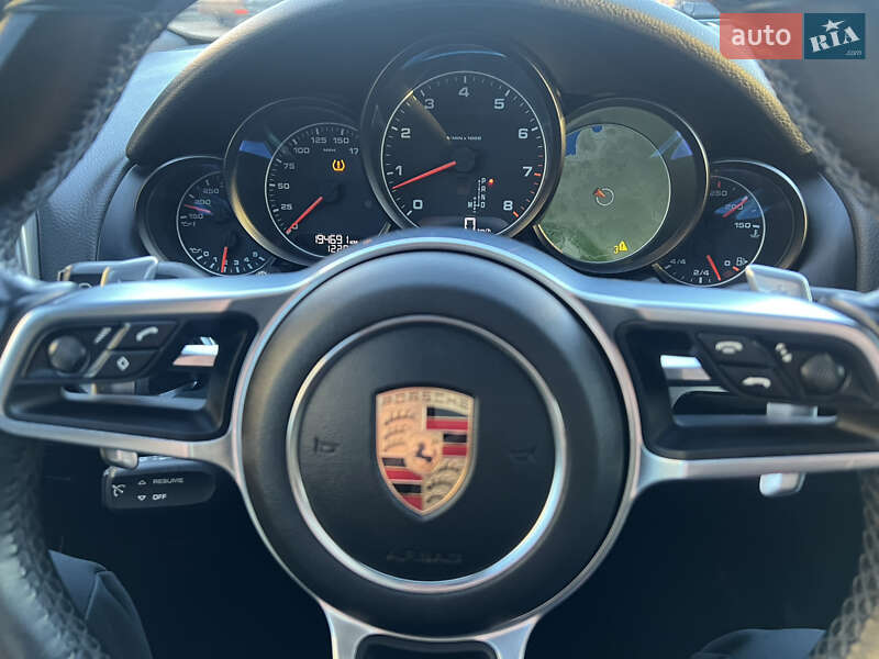 Внедорожник / Кроссовер Porsche Cayenne 2016 в Луцке фото 15 Внедорожник / Кроссовер Porsche Cayenne 2016 в Луцке