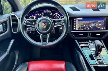 Позашляховик / Кросовер Porsche Cayenne 2022 в 