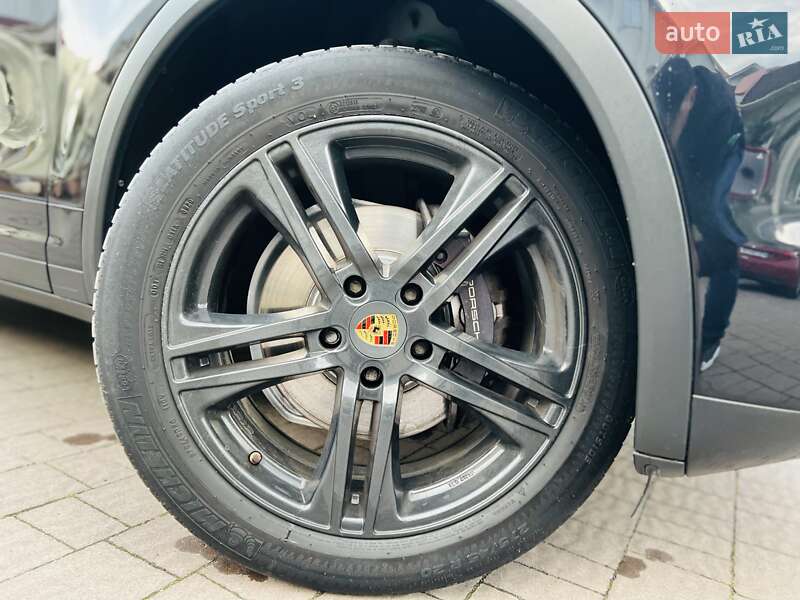 Позашляховик / Кросовер Porsche Cayenne 2010 в Хмельницькому