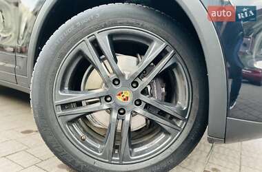 Внедорожник / Кроссовер Porsche Cayenne 2010 в 