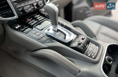 Внедорожник / Кроссовер Porsche Cayenne 2010 в 