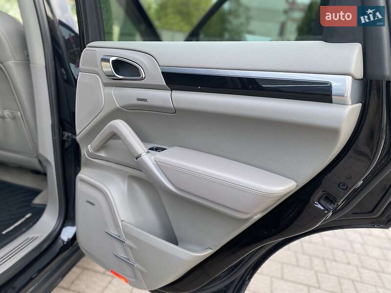 Позашляховик / Кросовер Porsche Cayenne 2010 в Хмельницькому