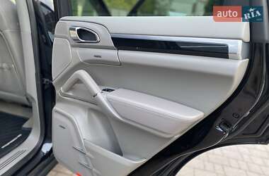 Внедорожник / Кроссовер Porsche Cayenne 2010 в 