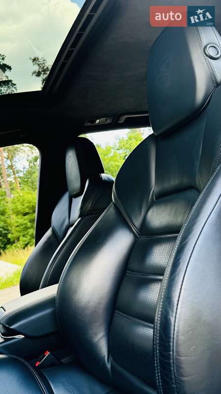 Внедорожник / Кроссовер Porsche Cayenne 2010 в Киеве