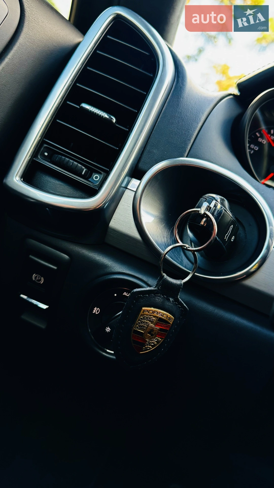 2010 Porsche Cayenne - мініатюра 2