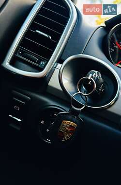 Позашляховик / Кросовер Porsche Cayenne 2010 в 