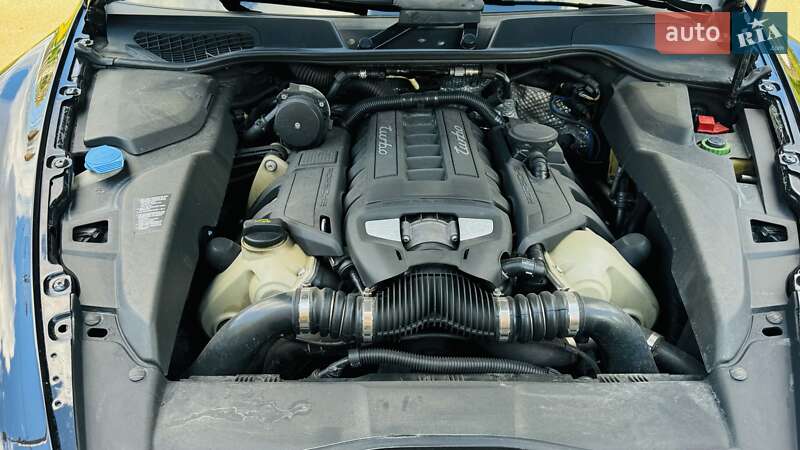 Внедорожник / Кроссовер Porsche Cayenne 2010 в Киеве