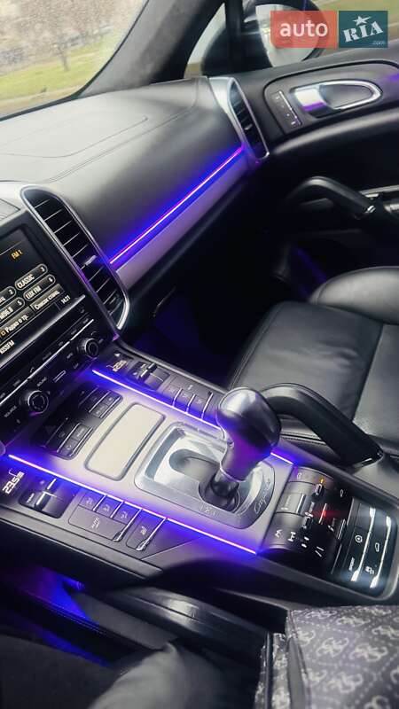 Внедорожник / Кроссовер Porsche Cayenne 2010 в Киеве