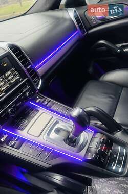 Позашляховик / Кросовер Porsche Cayenne 2010 в 