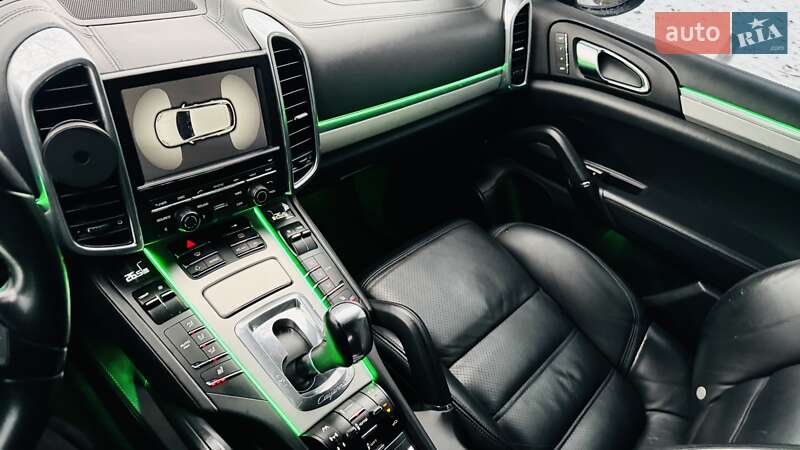 Внедорожник / Кроссовер Porsche Cayenne 2010 в Киеве