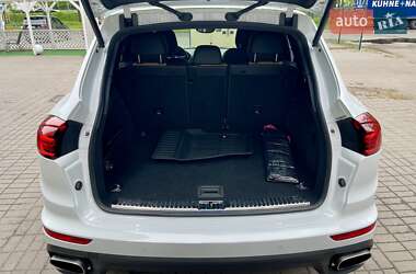 Позашляховик / Кросовер Porsche Cayenne 2016 в 