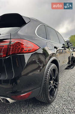 Позашляховик / Кросовер Porsche Cayenne 2013 в 
