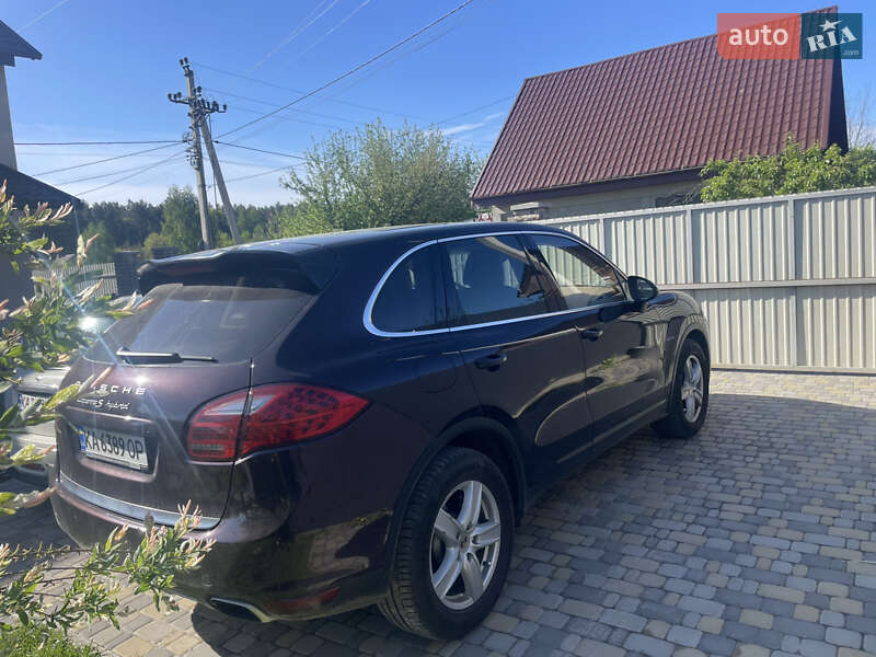 Позашляховик / Кросовер Porsche Cayenne 2011 в Переяславі