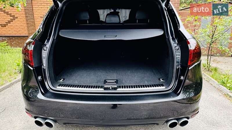 Внедорожник / Кроссовер Porsche Cayenne 2010 в Киеве
