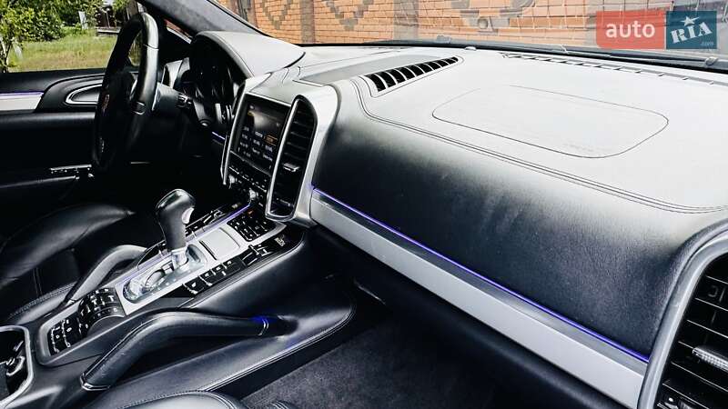 Внедорожник / Кроссовер Porsche Cayenne 2010 в Киеве