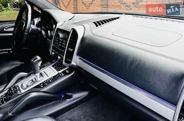 Позашляховик / Кросовер Porsche Cayenne 2010 в 
