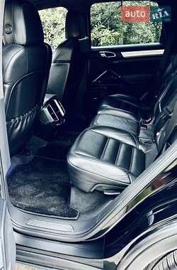 Позашляховик / Кросовер Porsche Cayenne 2010 в 