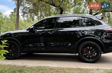 Позашляховик / Кросовер Porsche Cayenne 2010 в 