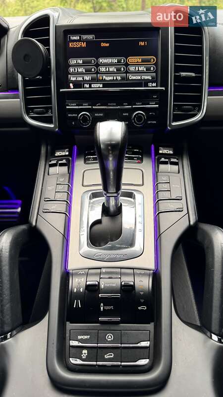 Внедорожник / Кроссовер Porsche Cayenne 2010 в Киеве