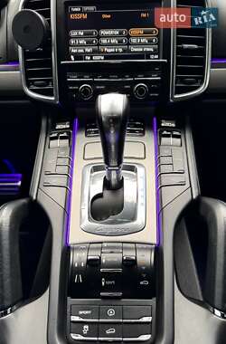 Позашляховик / Кросовер Porsche Cayenne 2010 в 