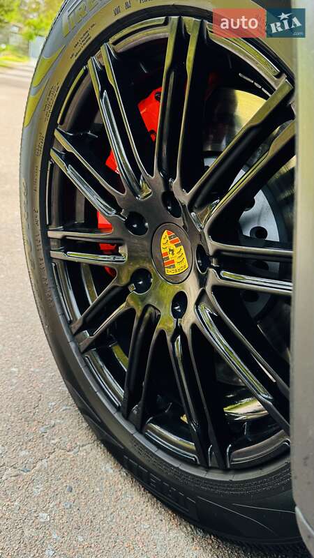 Внедорожник / Кроссовер Porsche Cayenne 2010 в Киеве