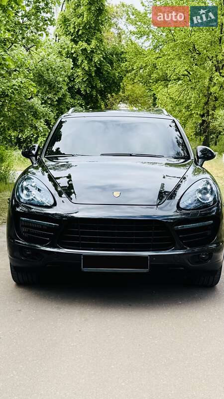 Внедорожник / Кроссовер Porsche Cayenne 2010 в Киеве