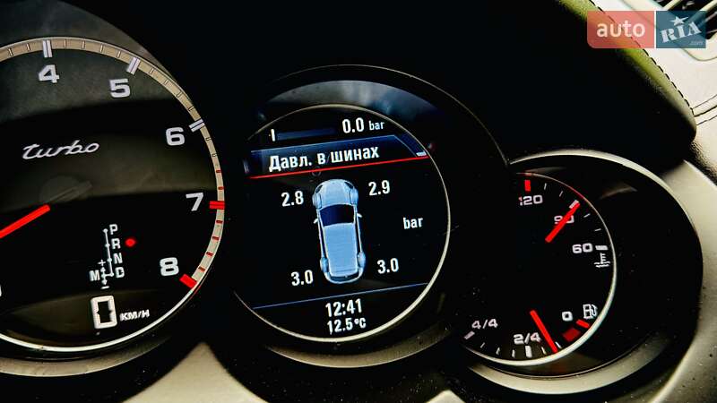 Внедорожник / Кроссовер Porsche Cayenne 2010 в Киеве