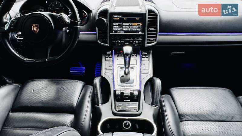 Внедорожник / Кроссовер Porsche Cayenne 2010 в Киеве