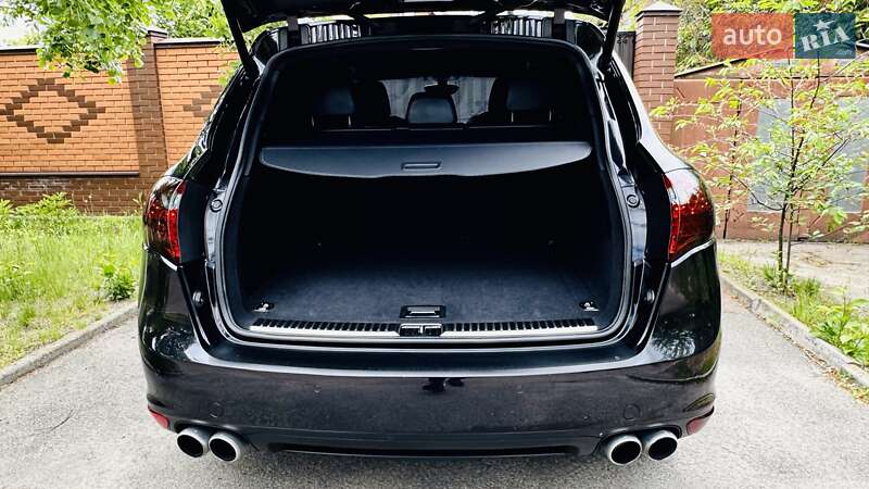 Внедорожник / Кроссовер Porsche Cayenne 2010 в Киеве