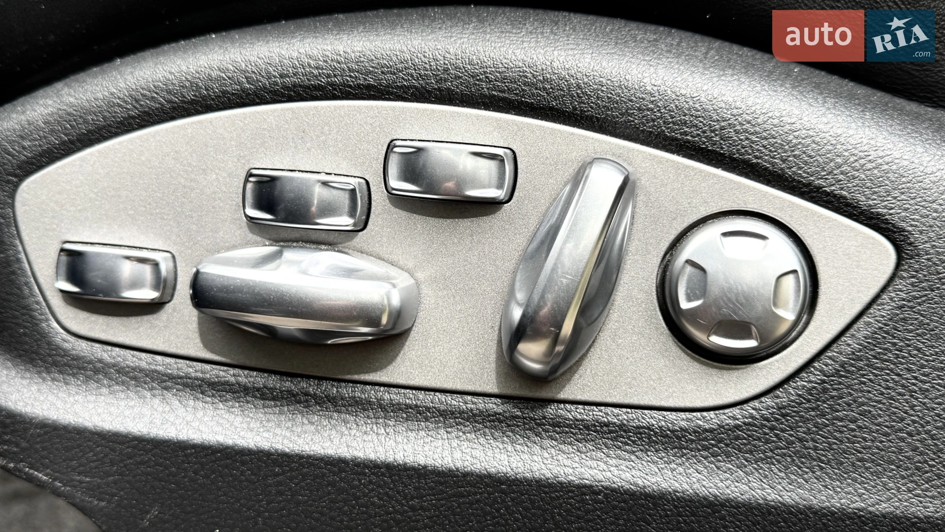 2010 Porsche Cayenne - мініатюра 69