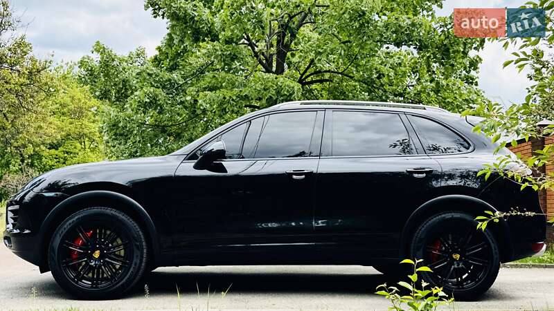 Внедорожник / Кроссовер Porsche Cayenne 2010 в Киеве