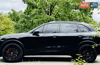 Позашляховик / Кросовер Porsche Cayenne 2010 в 