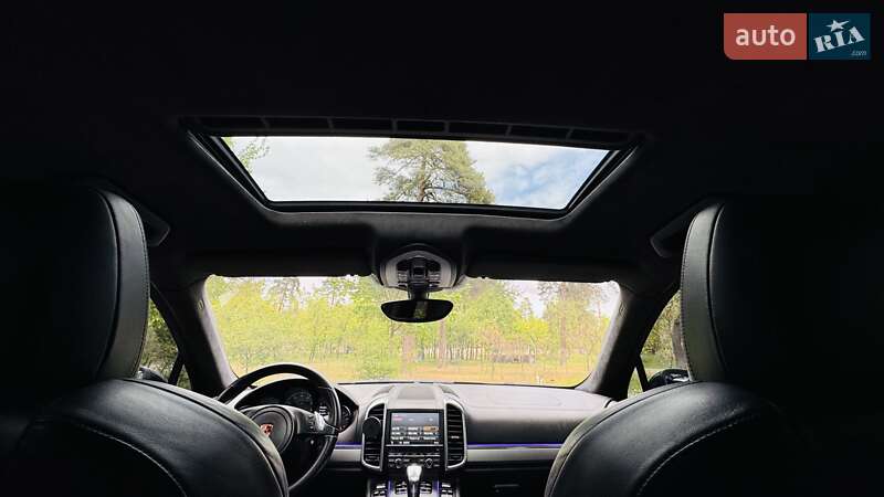 Внедорожник / Кроссовер Porsche Cayenne 2010 в Киеве