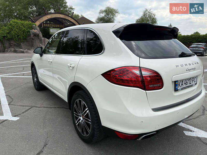 Внедорожник / Кроссовер Porsche Cayenne 2010 в Днепре