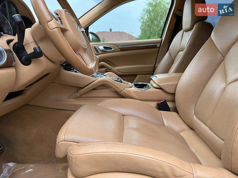 Внедорожник / Кроссовер Porsche Cayenne 2010 в Днепре