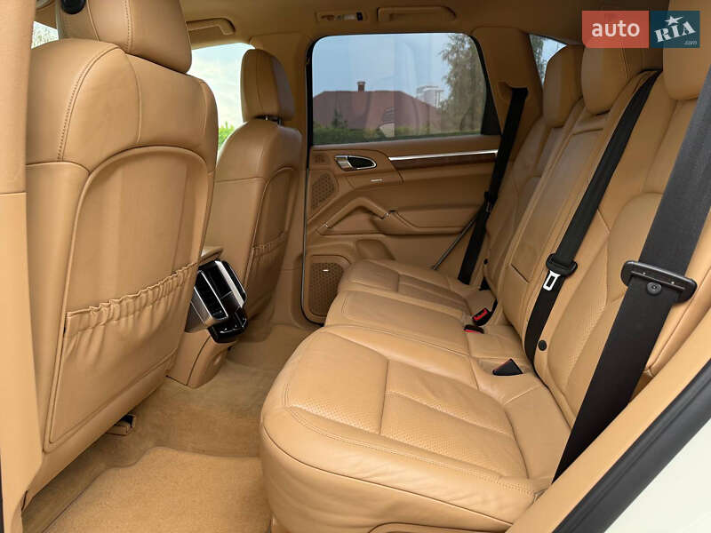 Внедорожник / Кроссовер Porsche Cayenne 2010 в Днепре