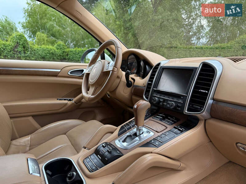 Внедорожник / Кроссовер Porsche Cayenne 2010 в Днепре
