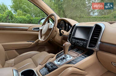 Позашляховик / Кросовер Porsche Cayenne 2010 в 