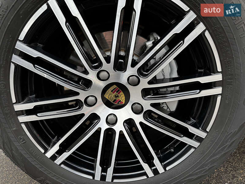 Внедорожник / Кроссовер Porsche Cayenne 2010 в Днепре