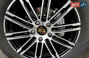 Позашляховик / Кросовер Porsche Cayenne 2010 в 