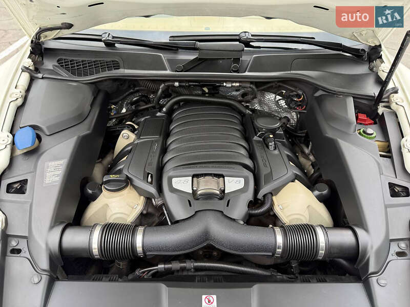 Внедорожник / Кроссовер Porsche Cayenne 2010 в Днепре