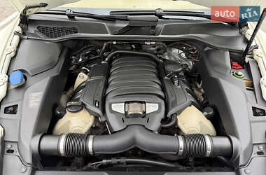 Позашляховик / Кросовер Porsche Cayenne 2010 в 