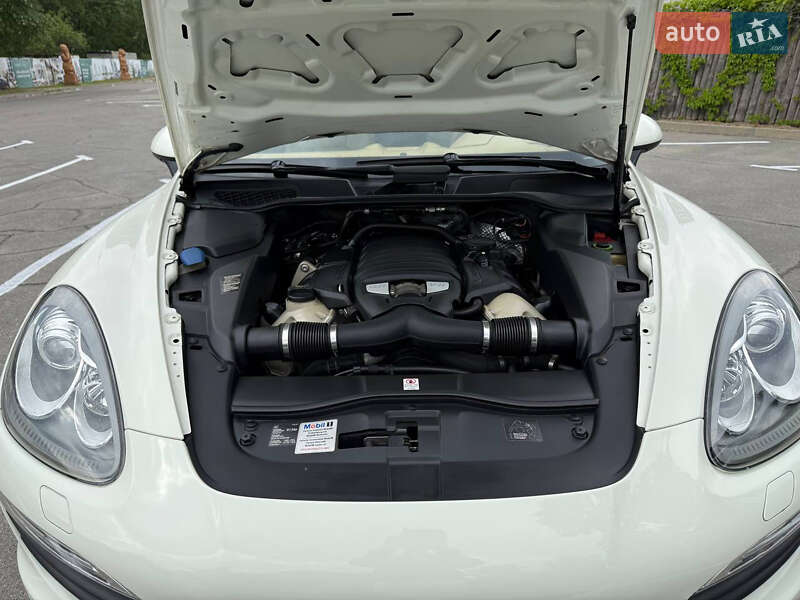 Внедорожник / Кроссовер Porsche Cayenne 2010 в Днепре