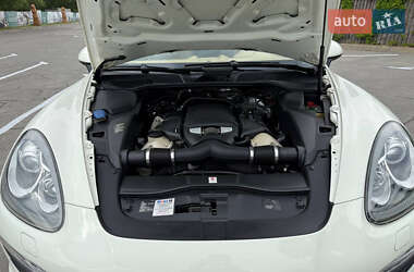 Позашляховик / Кросовер Porsche Cayenne 2010 в 
