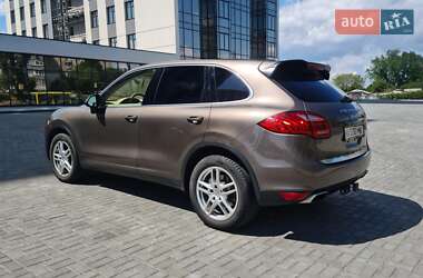 Позашляховик / Кросовер Porsche Cayenne 2014 в 