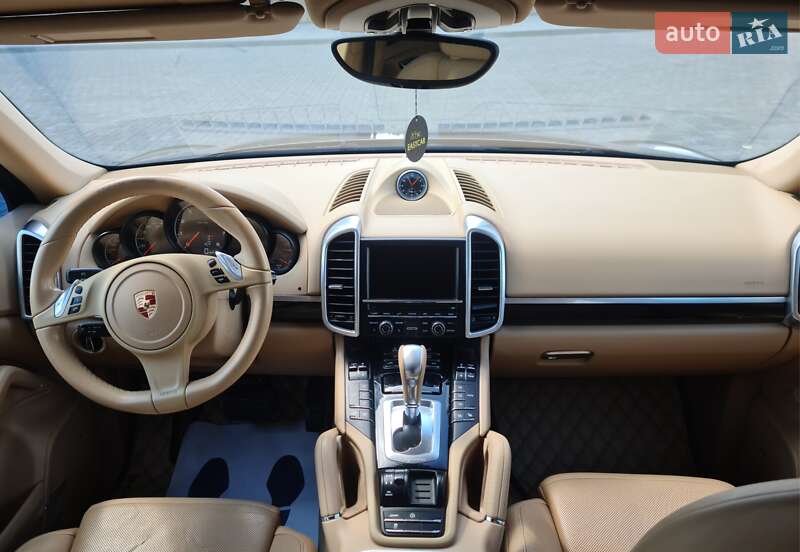 Внедорожник / Кроссовер Porsche Cayenne 2014 в Днепре