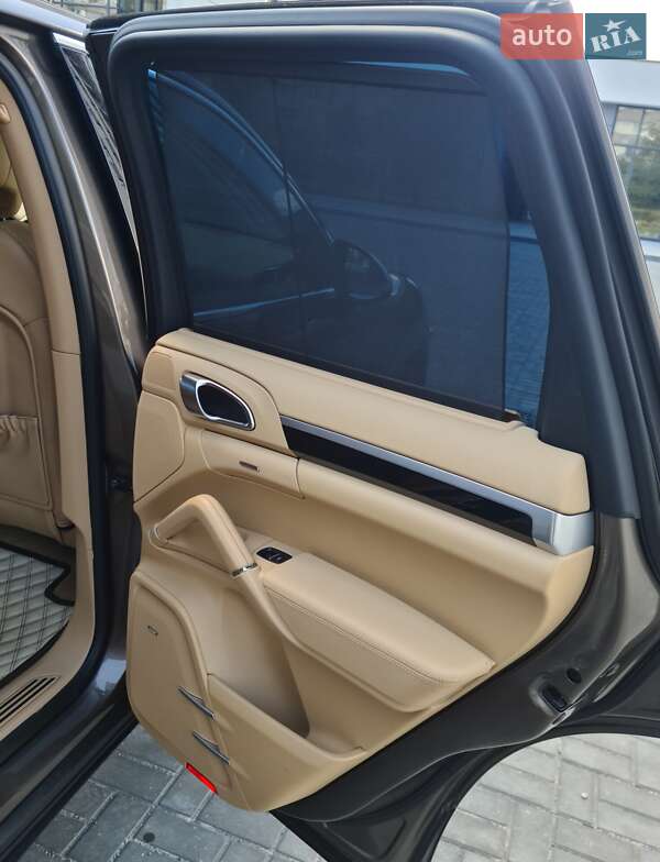 Внедорожник / Кроссовер Porsche Cayenne 2014 в Днепре