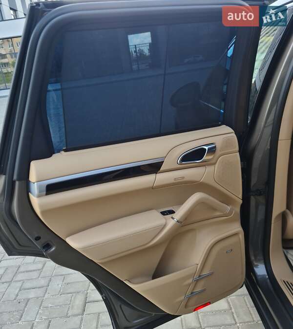 Внедорожник / Кроссовер Porsche Cayenne 2014 в Днепре