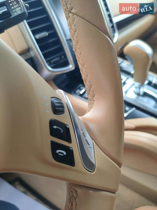 Внедорожник / Кроссовер Porsche Cayenne 2014 в Днепре
