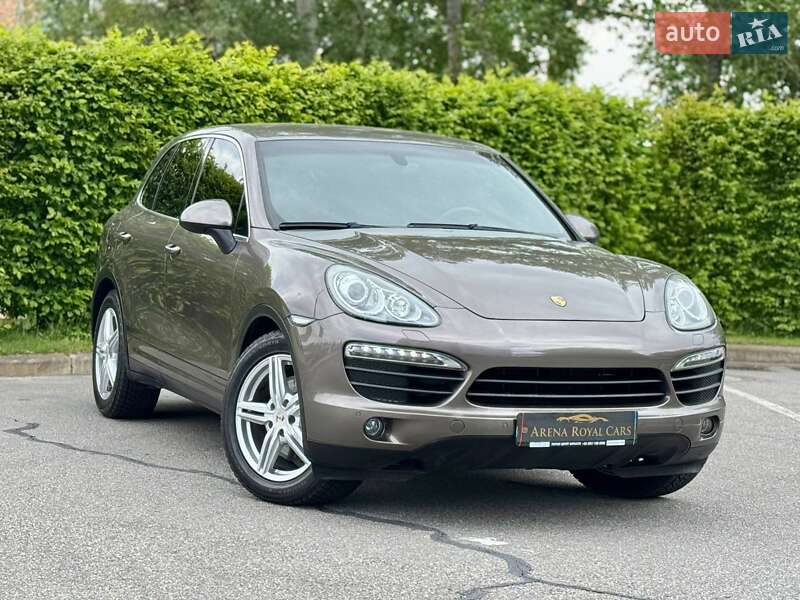 Внедорожник / Кроссовер Porsche Cayenne 2011 в Киеве